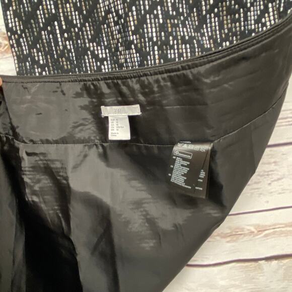 H&M Low Waist Elegant Mini Wrap Skirt Size 10 A-Line Thick Lined Warm - Picture 8 of 11